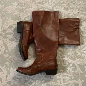 Tan boots size 10